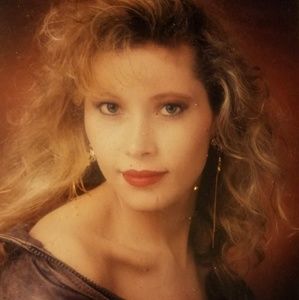 Meet your Posher, Myrna